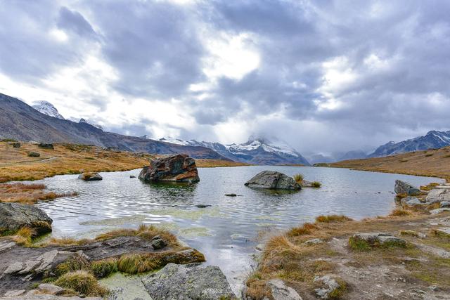 瑞士自由行,采尔马特Zermatt洛特峰五湖徒步旅游指南