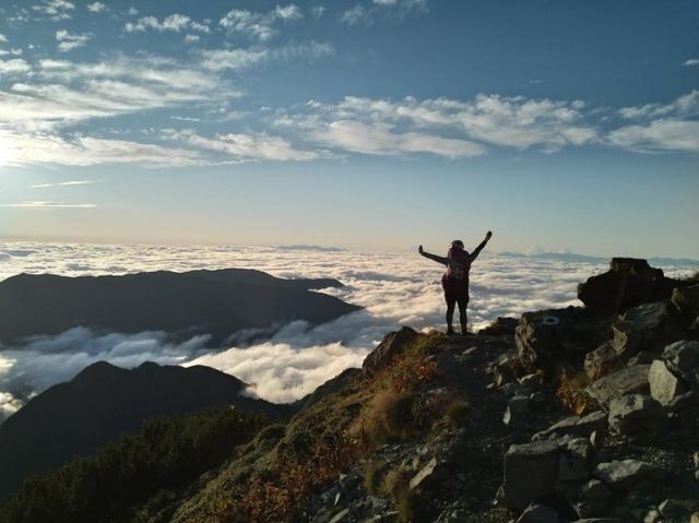 Arc’teryx始祖鸟全新轻量重装登山鞋实测,徒步中发现的好装备