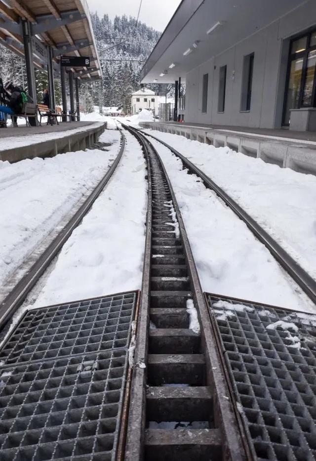 楚格峰游玩实用攻略,带你探秘德国第一高峰的冰雪世界