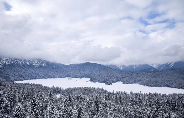 楚格峰游玩实用攻略,带你探秘德国第一高峰的冰雪世界