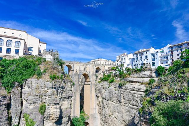 发现一个不一样的西班牙,白色山城悬崖小镇龙达Ronda自由行