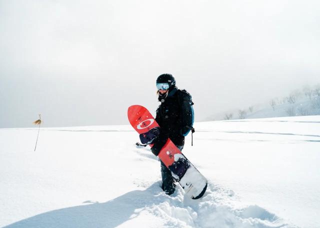 初次滑雪注意事项,行前准备、滑雪器材、注意事项、滑雪场分级总整理