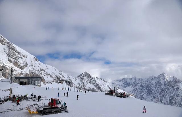 楚格峰游玩实用攻略,带你探秘德国第一高峰的冰雪世界