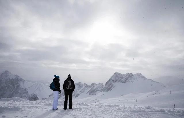 楚格峰游玩实用攻略,带你探秘德国第一高峰的冰雪世界