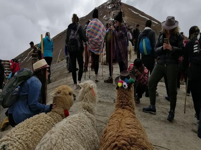 秘鲁的彩虹山,这才是你看到的彩虹山真相