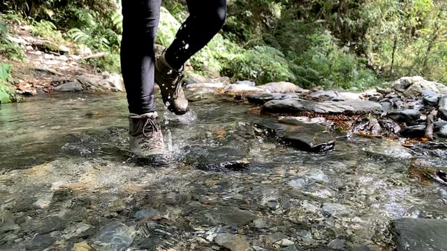 登山鞋推荐,Zamberlan(赞贝拉)防水高帮皮革登山鞋测评