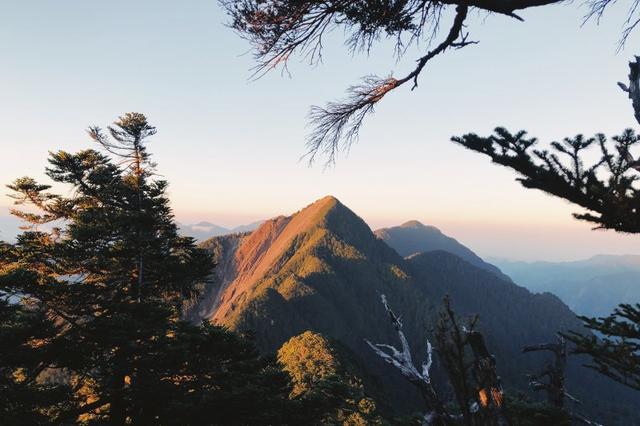 爬山需要一双好鞋来保护,Zamberlan赞贝拉户外登山鞋测评