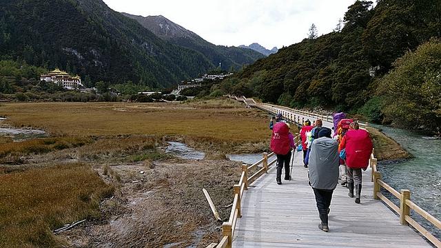 洛克线四川木里亚丁徒步穿越,一生必走的徒步路线