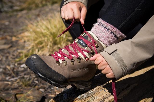 专为女性设计的登山鞋,Zamberlan赞贝拉登山鞋户外开箱实测