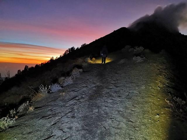 深度游印尼,最美的林贾尼火山徒步路线