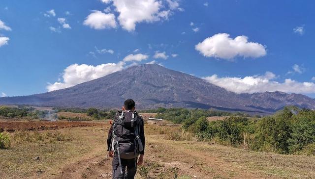 深度游印尼,最美的林贾尼火山徒步路线