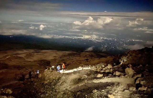 攀登非洲第一高峰,让人向往的乞力马扎罗山值得你来体验
