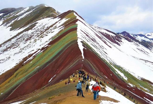 秘鲁户外旅行,行走在海拔5000米的彩虹山