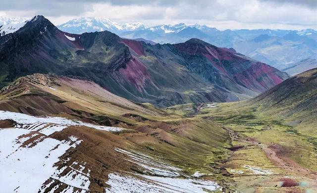 秘鲁户外旅行,行走在海拔5000米的彩虹山