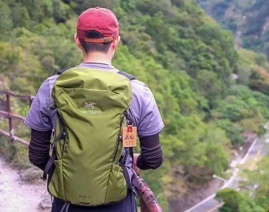 登山背包选购指南,为什么你的登山包怎么背都不舒服?