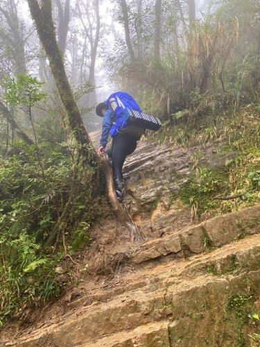 Osprey小鹰Ariel女款户外双肩登山包开箱,重装行走让自己更舒适