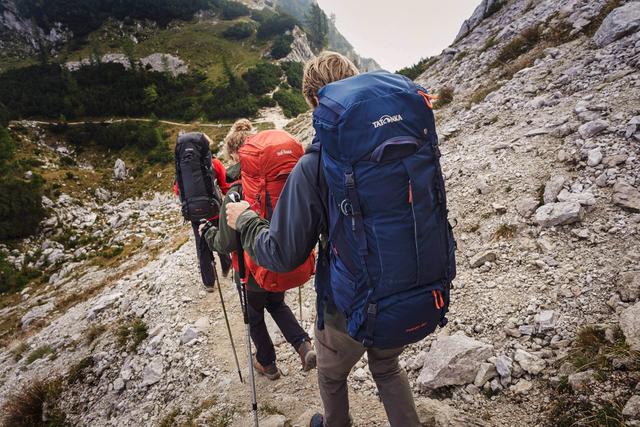 我是新手,第一次参加户外登山活动前该如何准备?