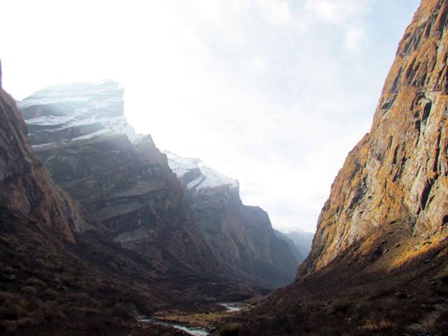 尼泊尔安纳普尔纳ABC徒步,遥望美丽的世界第十大高峰