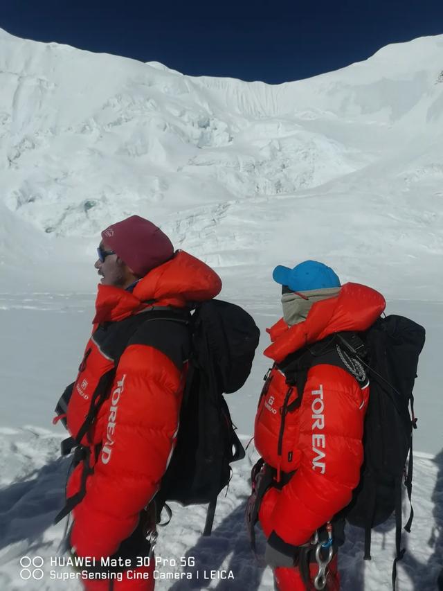 珠峰测量登山队成功登顶珠峰,珠峰登山队装备大揭秘