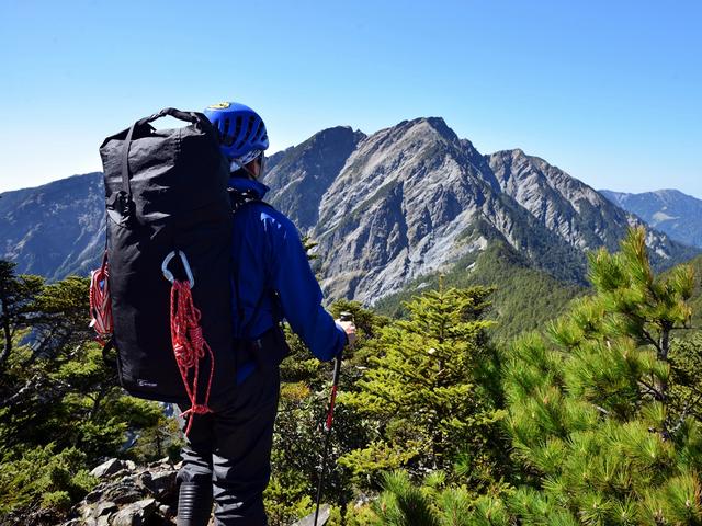 必备登山装备的介绍,超轻量登山野营的一些技巧