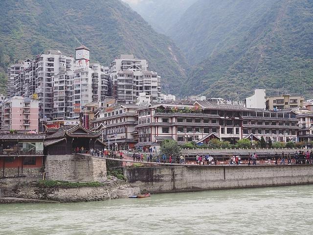 还记得那年秋天的稻城亚丁吗?第一次去稻城亚丁旅游心得体会