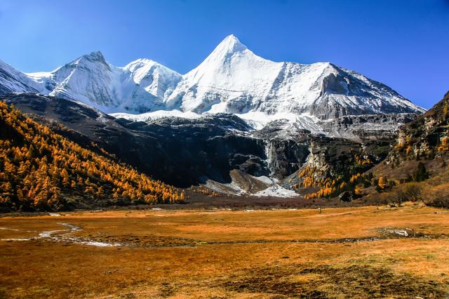 西藏与稻城亚丁,哪个高反较严重?