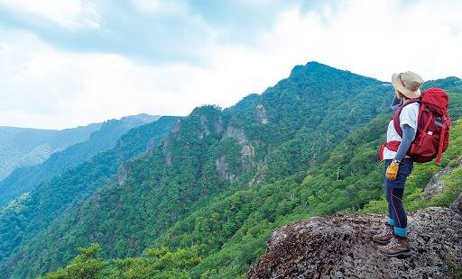 夏季户外徒步登山,跟我们有肌肤之亲的速干排汗衣不能少