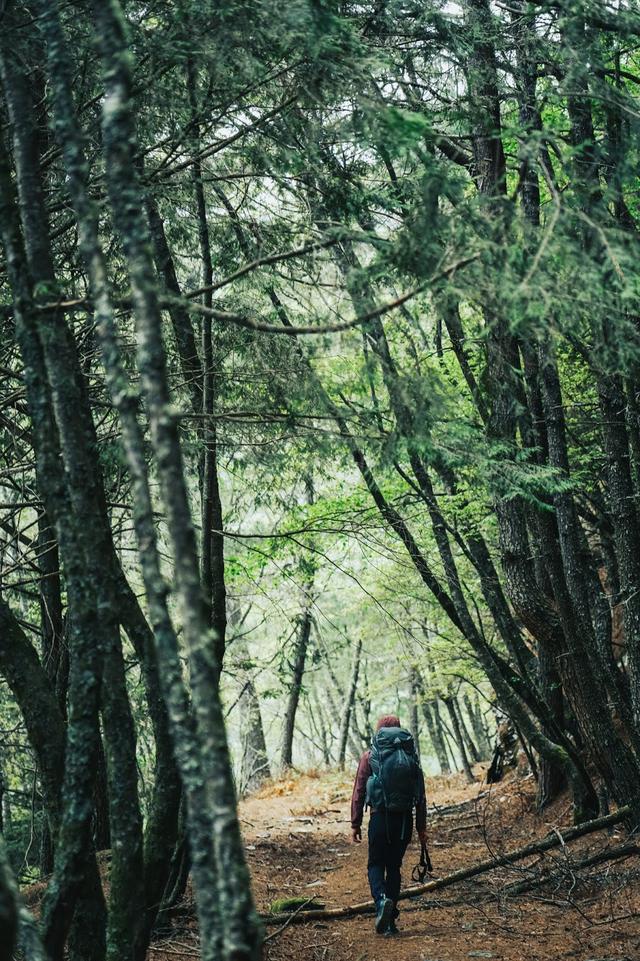 登山鞋女孩子穿,一双女性专属的Salomon萨洛蒙登山鞋