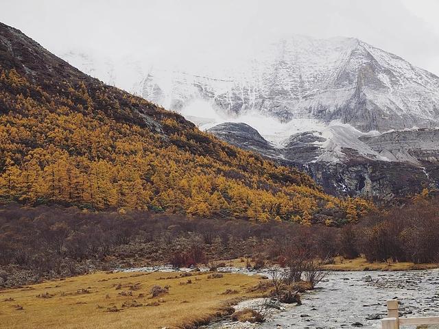 还记得那年秋天的稻城亚丁吗?第一次去稻城亚丁旅游心得体会