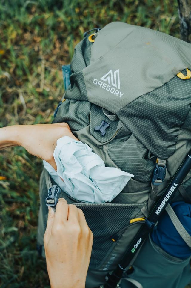 GREGORY(格里高利)新款背包开箱实测,兼具背负与轻量化的登山包