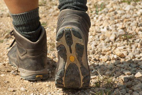 登山鞋怎么选?第一次买登山鞋不可不知的6个挑选重点