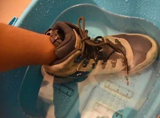 Merrell迈乐的登山鞋怎么样?第一次穿出去测评会有什么惊喜?