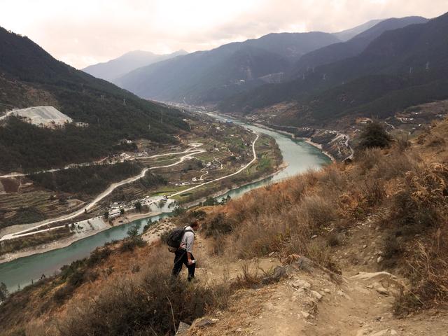 你一年四季云南值得去的景点,写下这份虎跳峡徒步行程