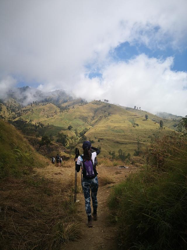 回忆印尼徒步旅行,登顶龙目岛最高峰林贾尼火山