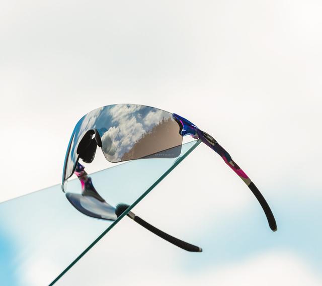 戴太阳眼镜就是要帅,欧克利OAKLEY联手日本艺术家山口历联名款发布