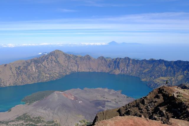 回忆印尼徒步旅行,登顶龙目岛最高峰林贾尼火山