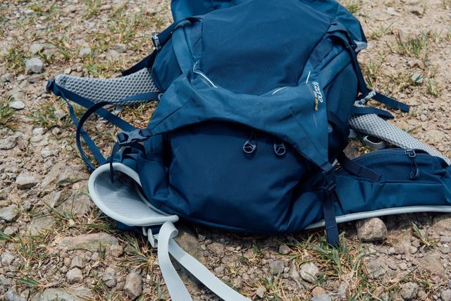 秋季的徒步登山活动,这款新手可选择的Lowe Alpine背包开箱体验
