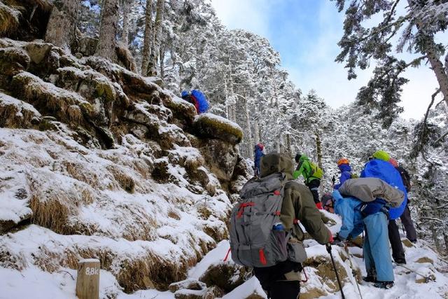 登山如何背的轻?关于户外装备轻量化的一些知识