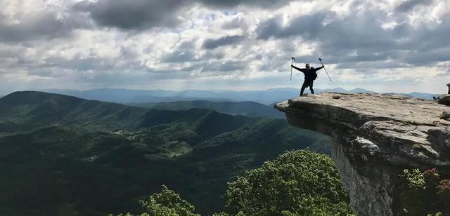 你打算爬山爬到多少岁?85岁老汉走完77公里大峡谷南北纵走