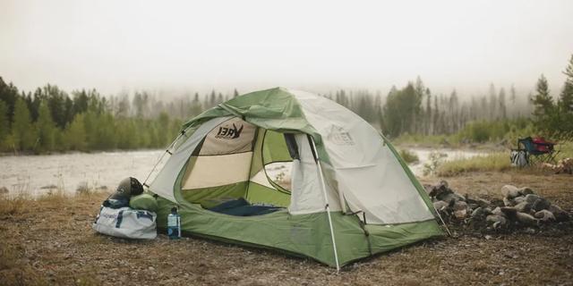 露营过夜的户外帐篷怎么选?最常见的帐篷类型推荐和使用心得