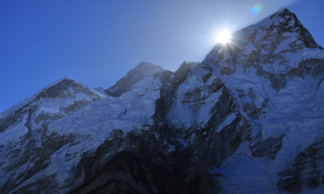 如果有人愿意给你50万赞助你去爬珠峰,你会去吗?