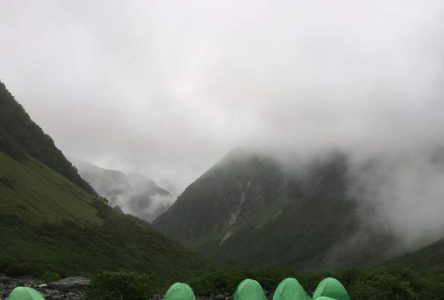 送给正打算出去野外露营的你,新手遇上坏天气“安全撤退”