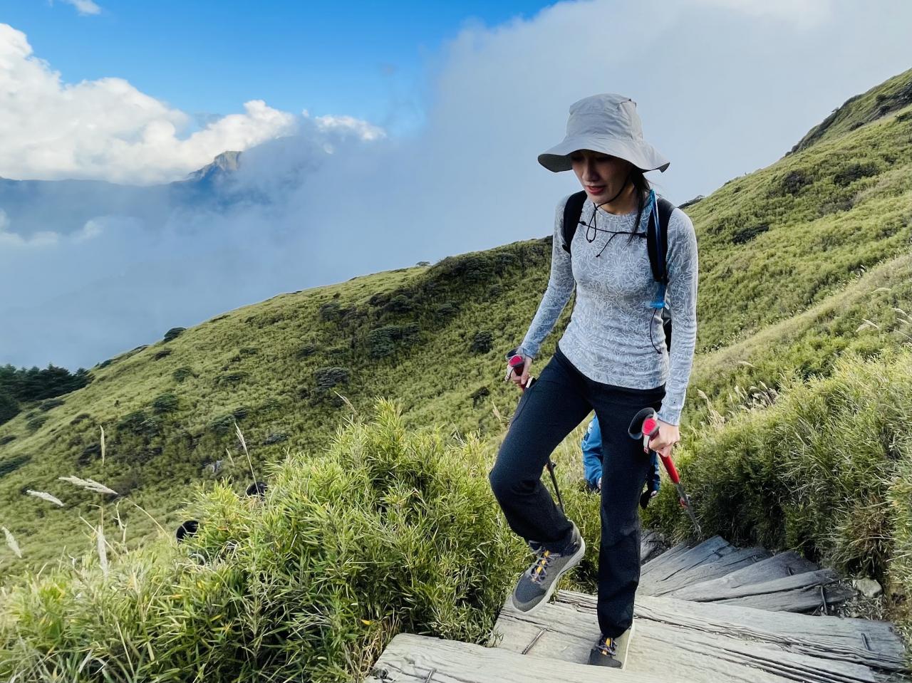 谁说女士登山鞋又丑又老土，这款TEVA登山鞋了解一下