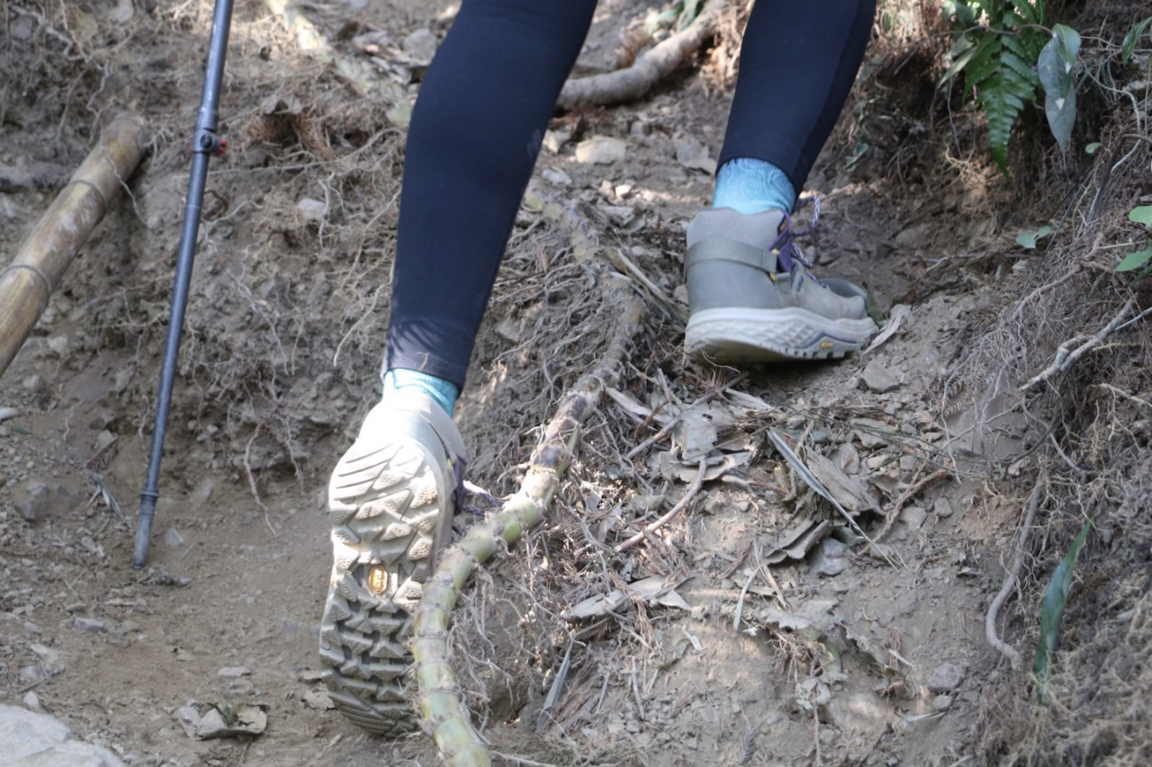 谁说女士登山鞋又丑又老土，这款TEVA登山鞋了解一下