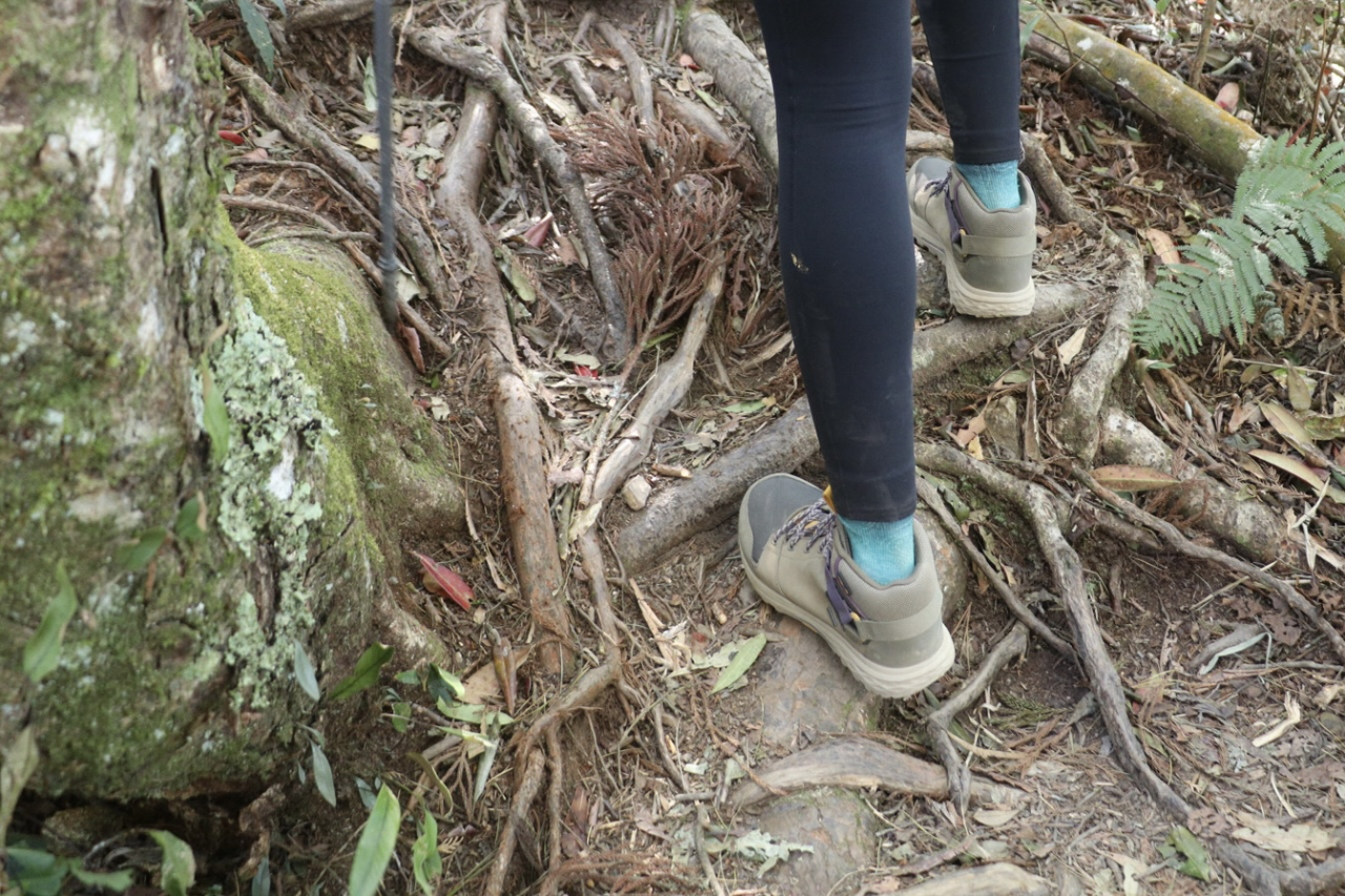 谁说女士登山鞋又丑又老土，这款TEVA登山鞋了解一下