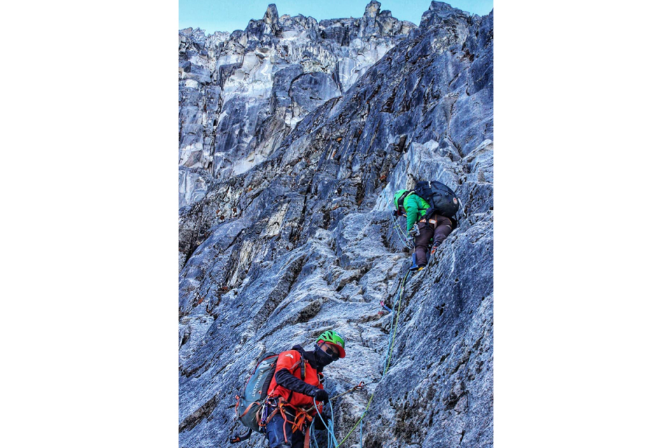 尼泊尔未被登顶的山,夏尔巴登山家首登Luza Peak卢札峰