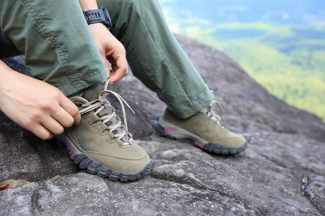 低帮户外登山鞋你挑对了吗？看完了再也不怕不会挑选登山鞋