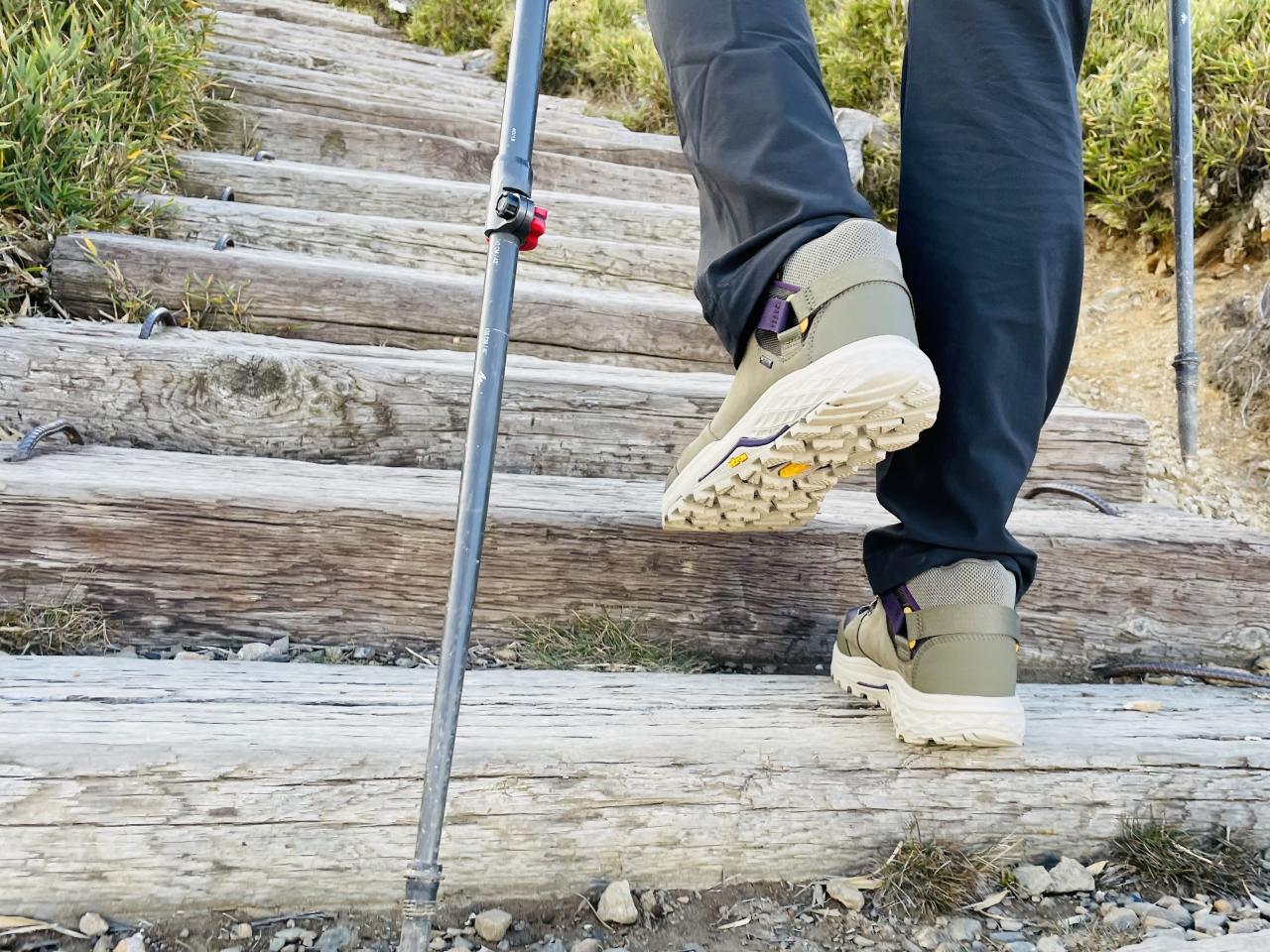 谁说女士登山鞋又丑又老土，这款TEVA登山鞋了解一下