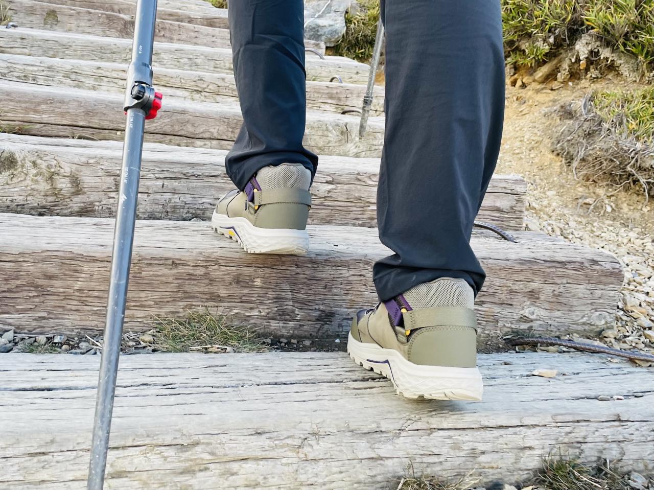 谁说女士登山鞋又丑又老土，这款TEVA登山鞋了解一下