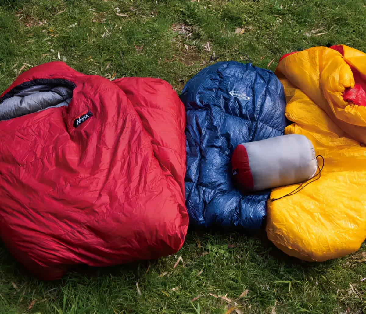 第一次去野外露营过夜，分享下保暖秘诀，教你如何挑选睡袋